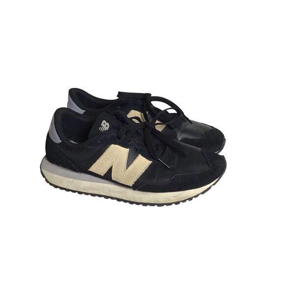 New Balance 237 Mens Low top Running Sneakers Sz. 9 Black/Ivory EUC Athleisure - Picture 1 of 9